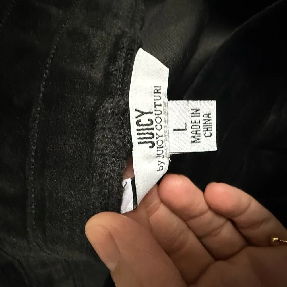 Y2K Style Juicy by Juicy Couture Black Velour Lounge Shorts NWT - L - Picture 5 of 5